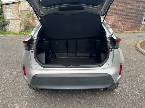 2023 Toyota Yaris Cross Hybrid Automatic 1.5 VVT-h Design E-CVT Euro 6 (s/s) 5dr - Picture 12 of 17
