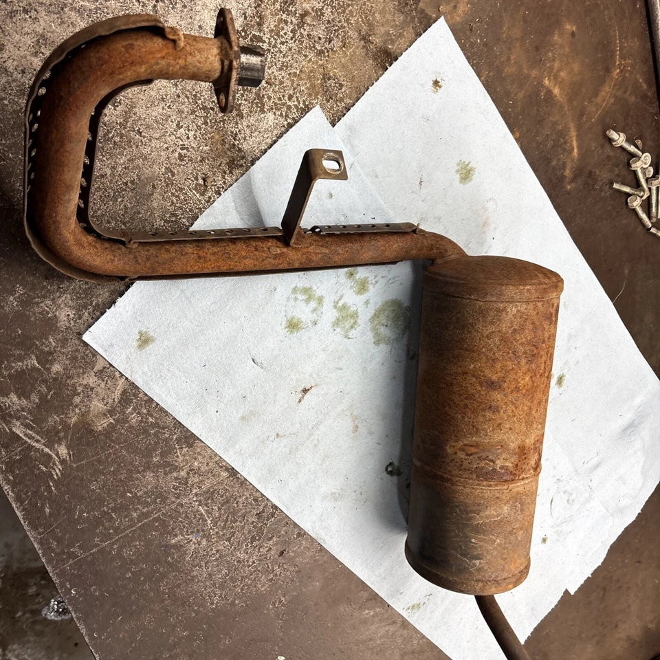 2000’s Club Car Gas Golf Cart DS FE290D Motor Exhaust Muffler Good - Image 4 of 4