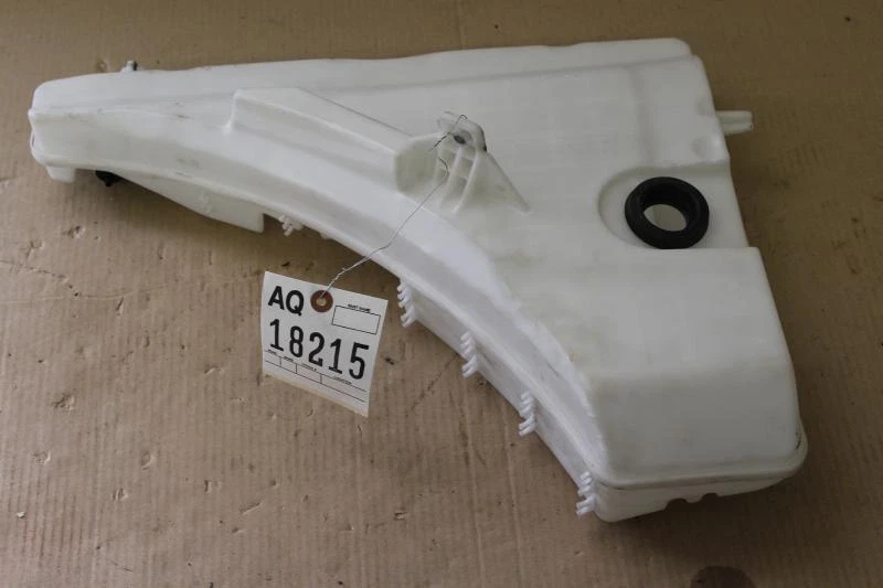 Botella lavadora AUDI A3 15 16 17 18 Foto 2 de 2