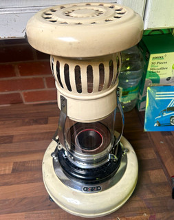 Safe fire Cream Metal Paraffin Portable Radiant Heater Carry Handle