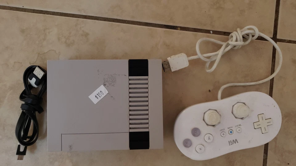 任天堂 NES 经典版游戏机带控制器和 720 游戏正品! — 第 3/4 张图片