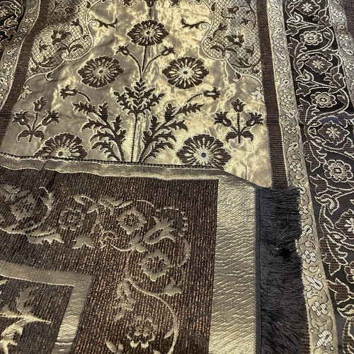 Prayer Rug Wall Hanging Prayer Mat Fringe Edge, Black and Gold 42” x 25”