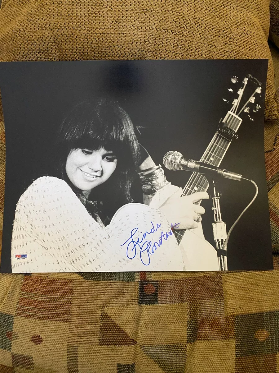 Lot - Linda Ronstadt Signed Photo 11 x 14 inches