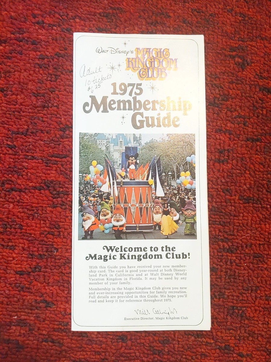 WALT DISNEY WORLD MAGIC KINGDOM CLUB 1975 MEMBERSHIP GUIDE VTG
