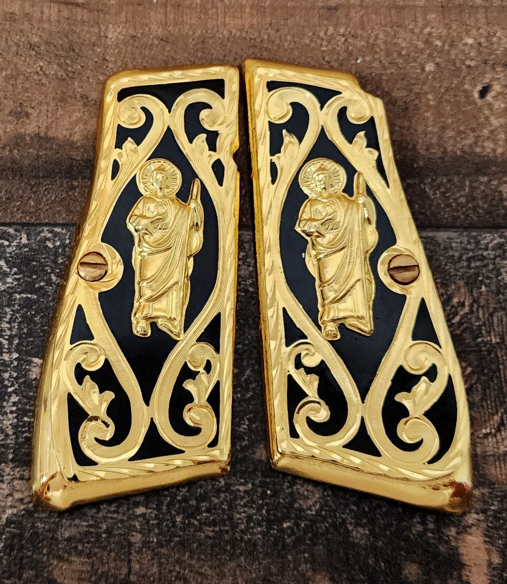 シカマァク サイクロジーザス G A-MEN Guns N’ Jesus San judas Cachas Mexicanas Black and gold Browning style grips
