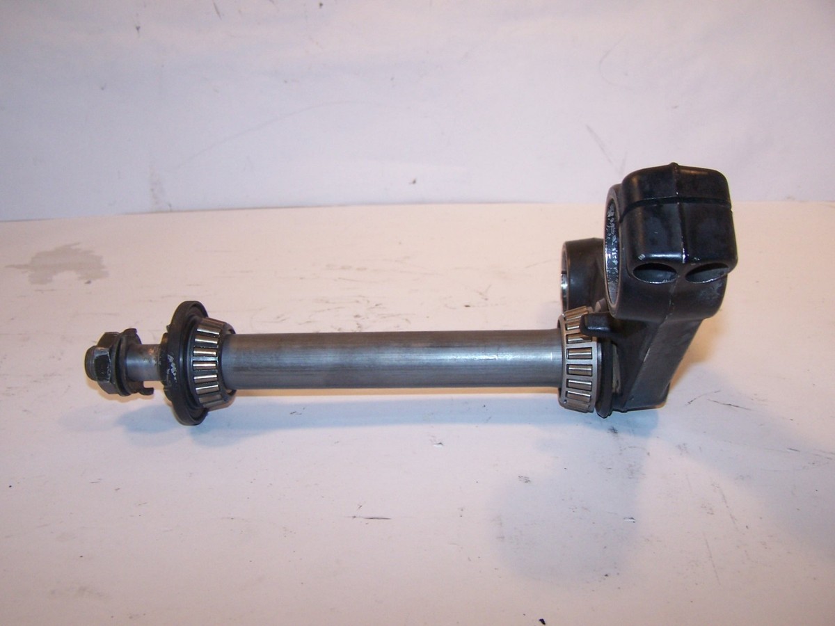 KAWASAKI ZX900 LOWER STEERING STEM FORK HOLDER TRIPLE TREE