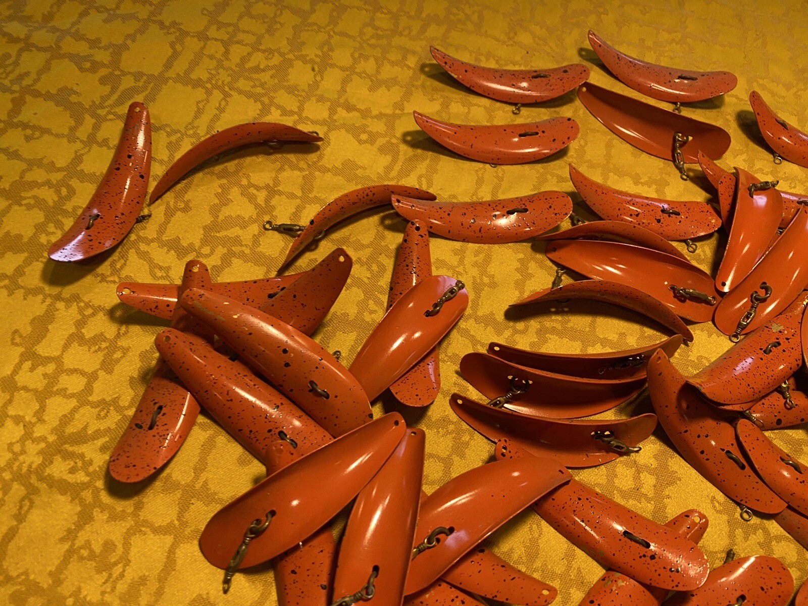 175+ DAN BOONE WIGGLER WOBBLER SPOONS FISHING LURE BAIT WITH MISC HOOKS SWIVELS - Image 17