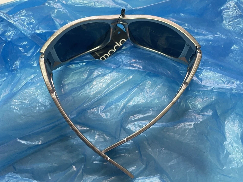 * SILVER SPORT  SUNGLASSES*ONE SIZE* UV 400*100% UV PROTECTION SHADES & CASE* - Image 2 of 3