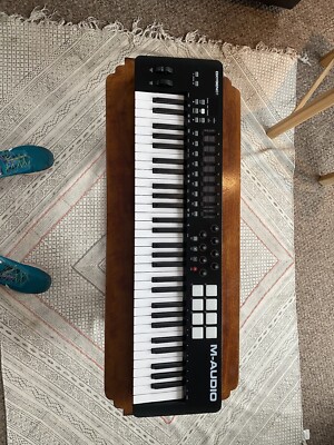 M-Audio Oxygen 61 MkV USB MIDI Keyboard Controller - Schwarz