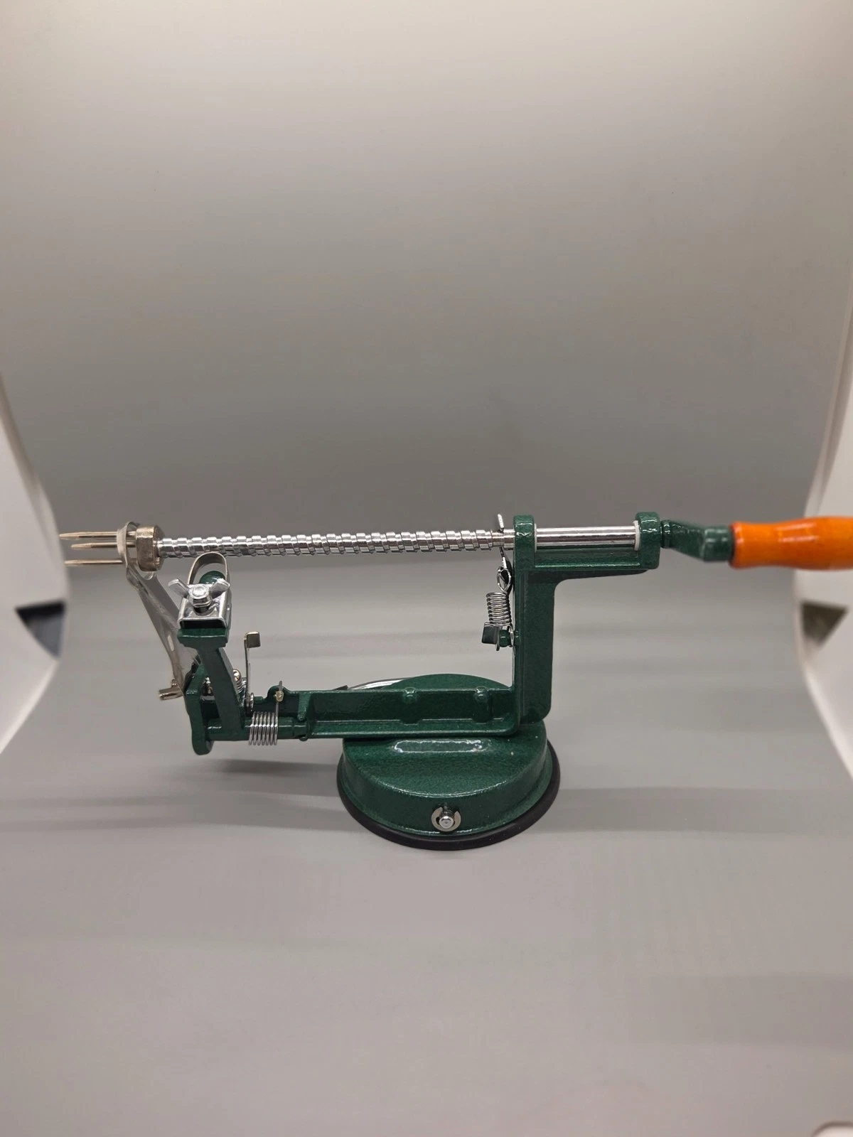 Choice Cast-Aluminum Apple Slicer / Peeler / Corer with Stainless Steel Blade
Opens in a new window
