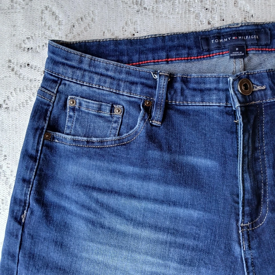 Tommy Hilfiger Women's Denim Shorts Sz 8 (W30)  Jean Shorts, Stretch Blue Cuffed - Image 4 of 4