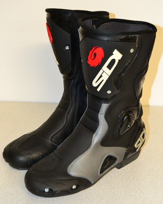 Sidi Motorradstiefel Größe 44, neu, um 50 % reduziert