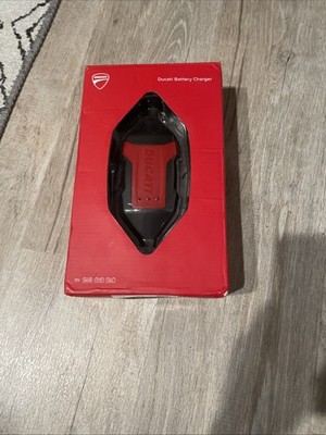 Ducati Battery Charger - 69928471BZ Output Voltage 13.8 Volts