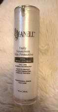 LaJeanell Daily Sunscreen Protective SPF 35 1oz. New