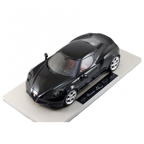 Top Marques Collection 1:18 Alfa Romeo 4C Road Car Silk Black - Picture 4 of 4