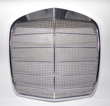 Mercedes Ponton W120, Heckflosse W110, W111  Kühlerverkleidung #110 888 00 15