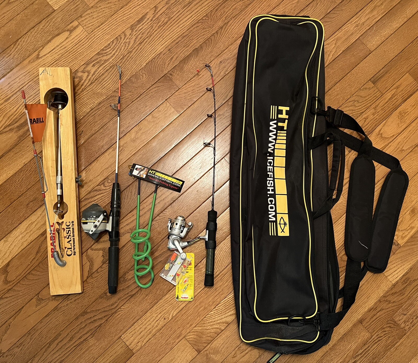 HT Enterprises Ice fishing Tackle/Gear Tote Fits 34”2 Rods/Tip Up