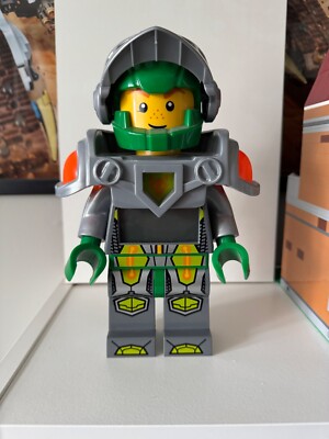 LEGO Nexo Knights Aaron Minifigure Alarm Clock 10