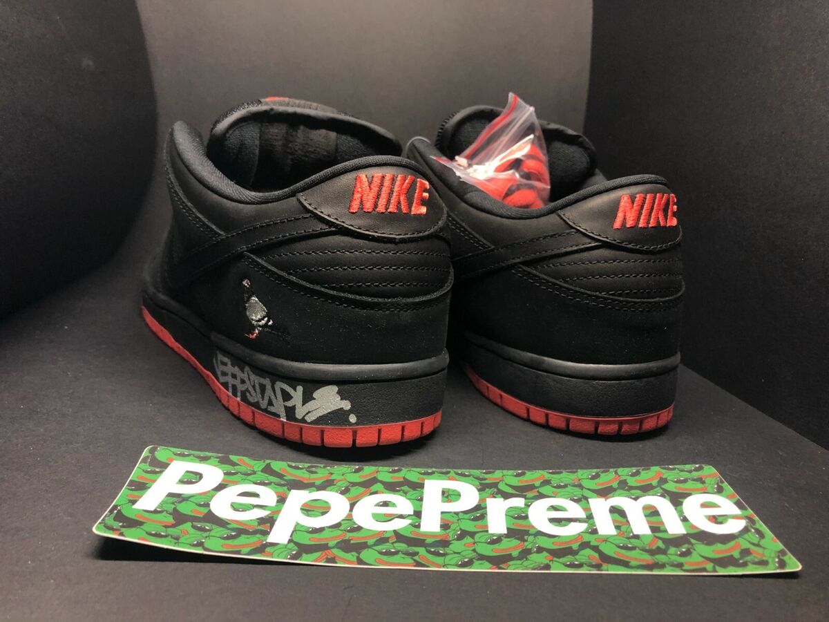 AUTOGRAPHED Nike SB Dunk Low Black Pigeon Size 9.5 TRD AUTOGRAPHED Nike SB Dunk Low Black Pigeon Size 9.5 TRD