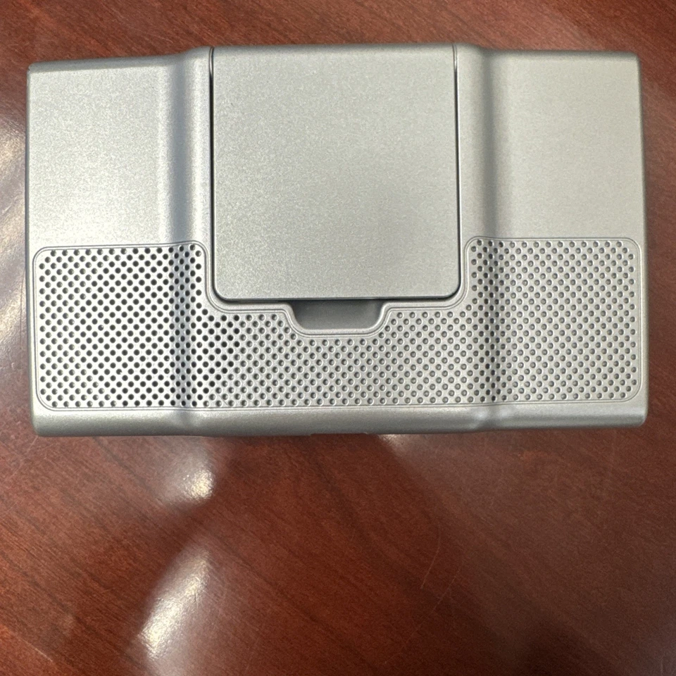 Garmin Nuvi 660 NA Bluetooth GPS Navigation Personal Travel Assistant - Image 3 of 4