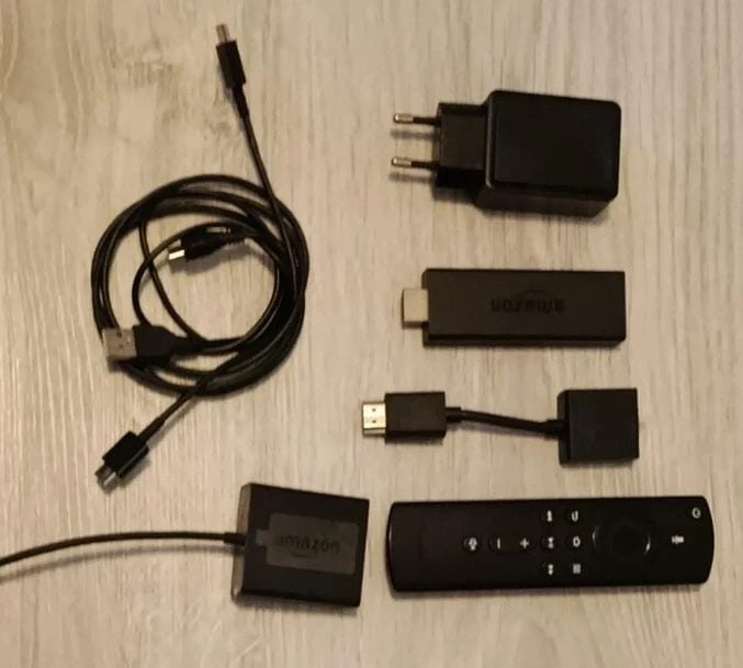 Amazon Fire TV Stick mit Sprachfernbedienung und LAN Adapter - Bild 1 von 1