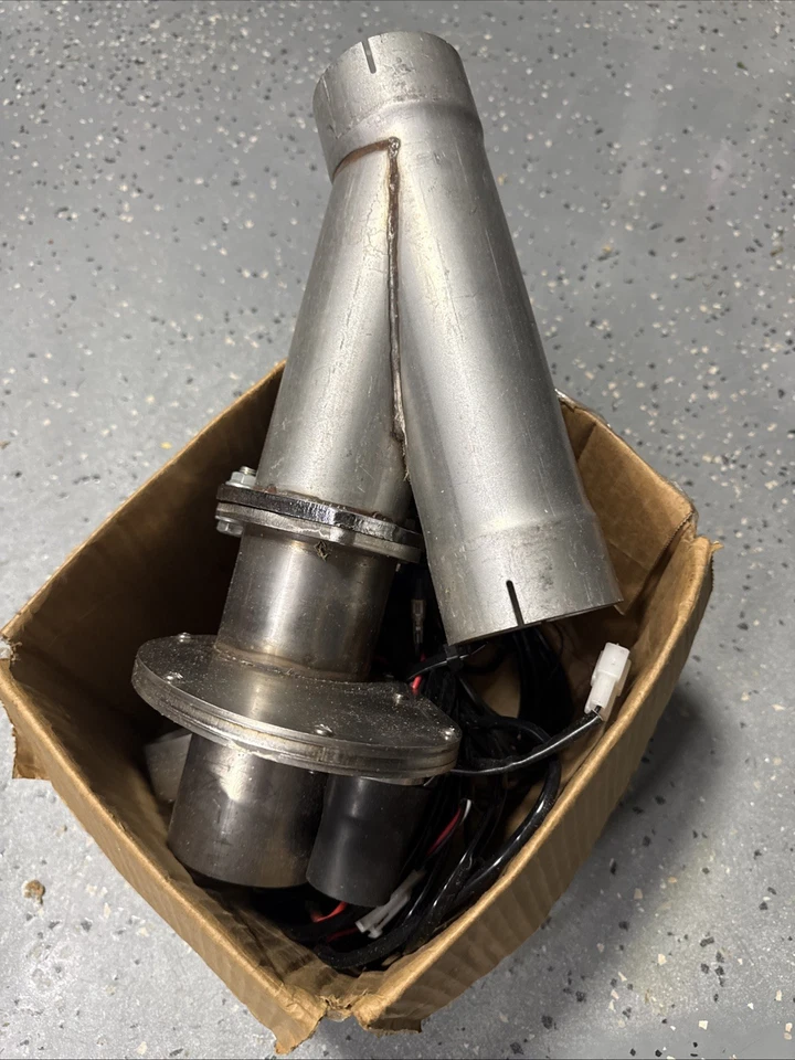 Kit de recortes de escape eléctricos de 3 pulgadas Doug's Headers DEC300AKS caja abierta Foto 2 de 2