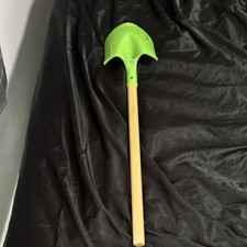 Sand Green Plastic Sandbox Shovel with Wooden Handle for Ages 4-11