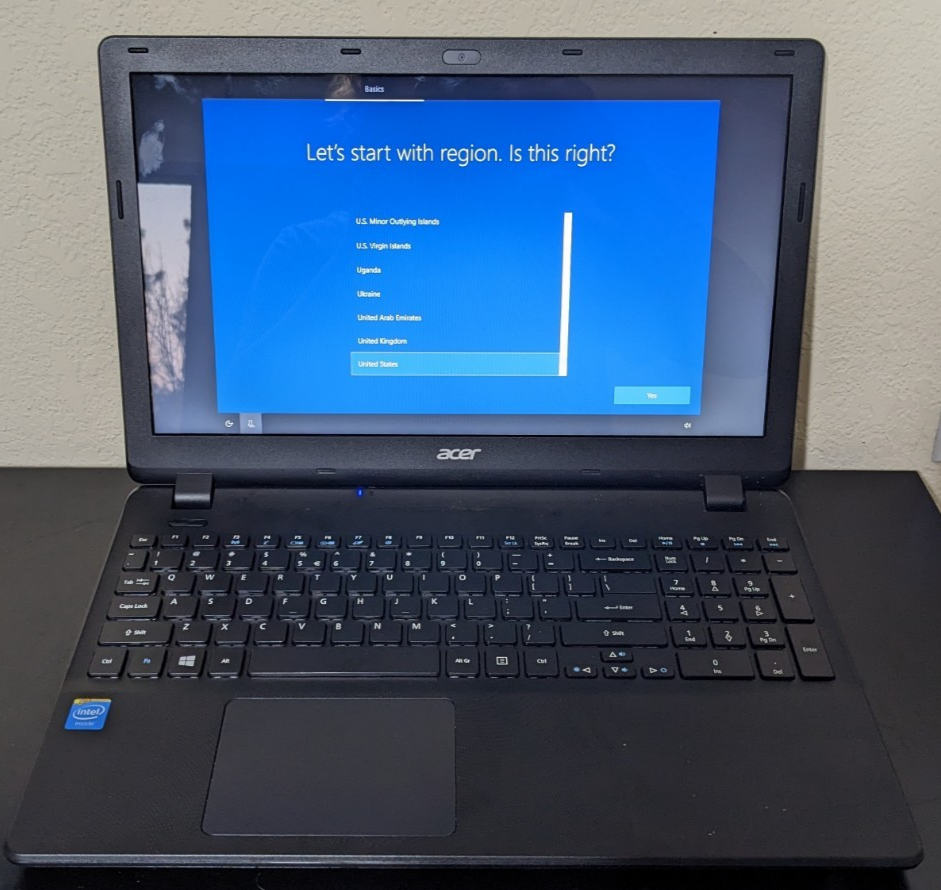 Acer ES1-512 Celeron N2840 4GB DDR3 300GB HDD Windows 10 Pro No Charger