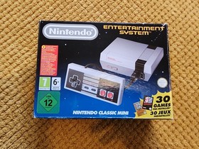 Nintendo NES Classic Mini Console with 850+ Games & Extra Controller
