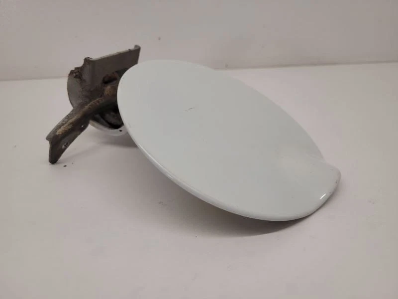 2004 2005 CHEVROLET TRAILBLAZER Fuel Filler Door White 15776460   Foto 2 de 4