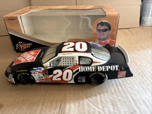 Winners Circle 1:18 2004 NASCAR Home Depot #20 Stock Car Replica Tony Stewart - Picture 3 of 12