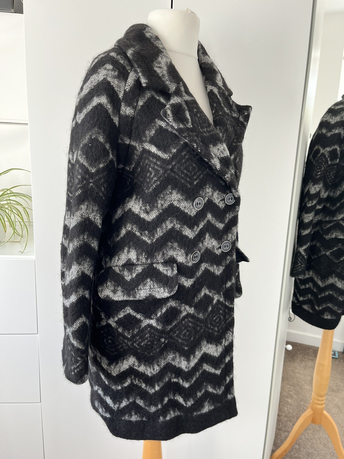 Oasis Size Medium Wool Blend Double Breasted Coat… - image 6