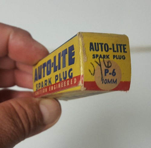 Vintage Auto Lite Sparkplug spark plug P6 Rat Rod Man Cave Gas Oil car accessory - Picture 2 of 3