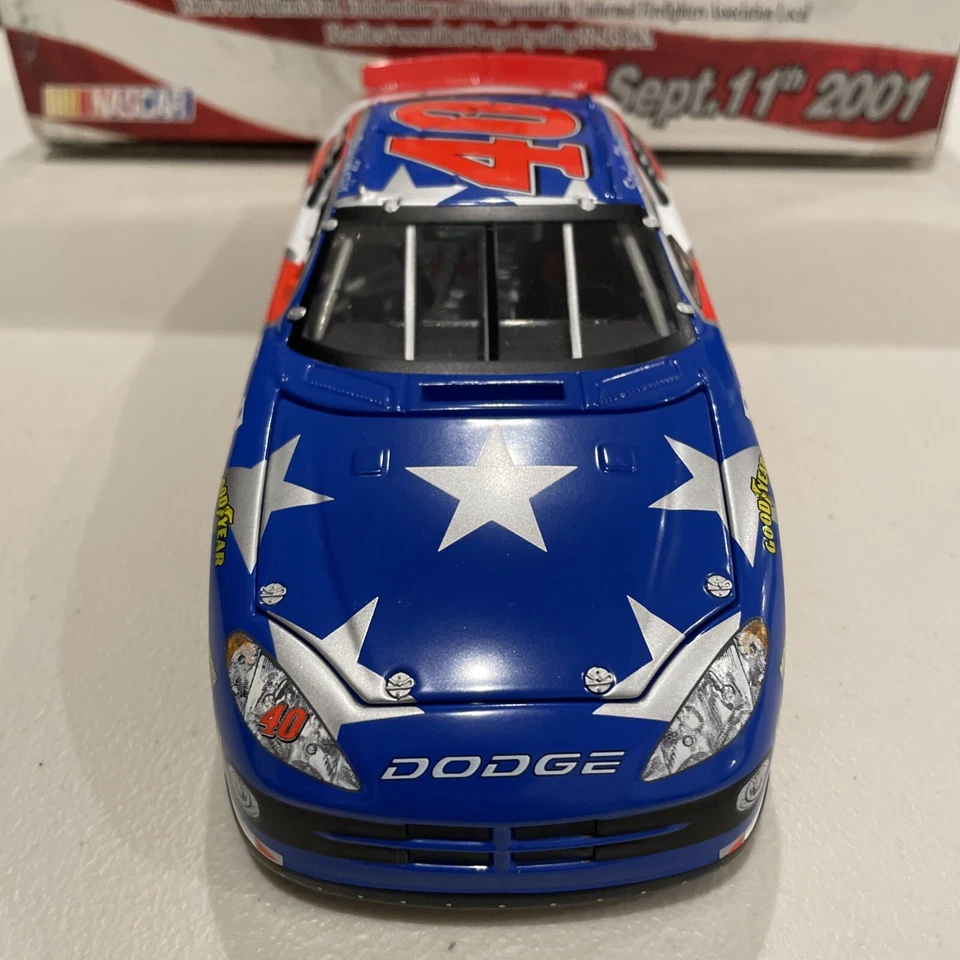 STERLING MARLIN 2001 UFA 9-11 MEMORIAL COORS 1/24 TEAM CALIBER OWNER'S NASCAR - Image 3 of 4