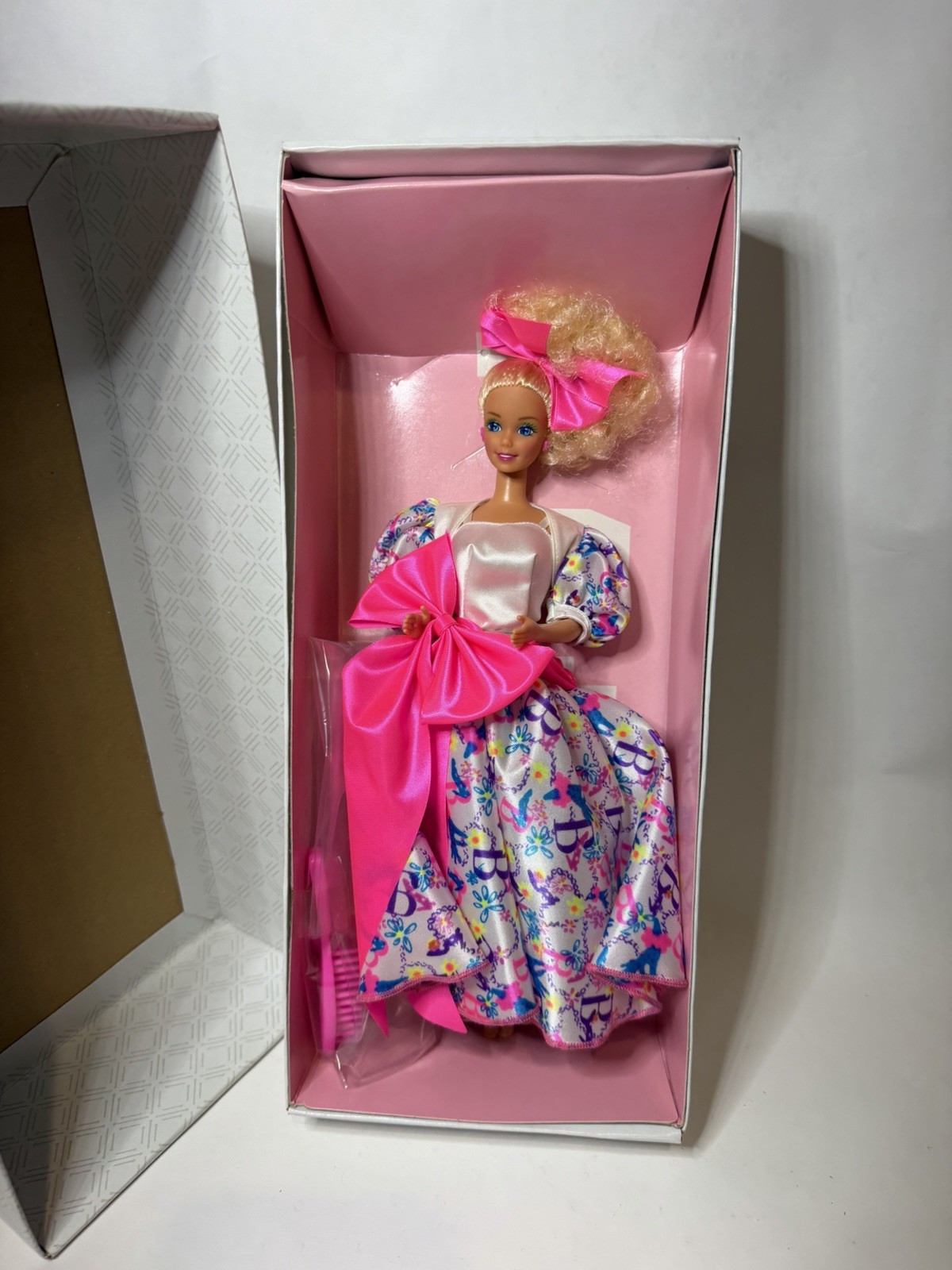 Barbie Style  Colletor Doll Special Limited Edition Vintage Doll  1990 Mattel