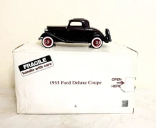 Danbury Mint 1:24 - 1933 Ford Deluxe Coupe Coach Maroon Diecast with Box