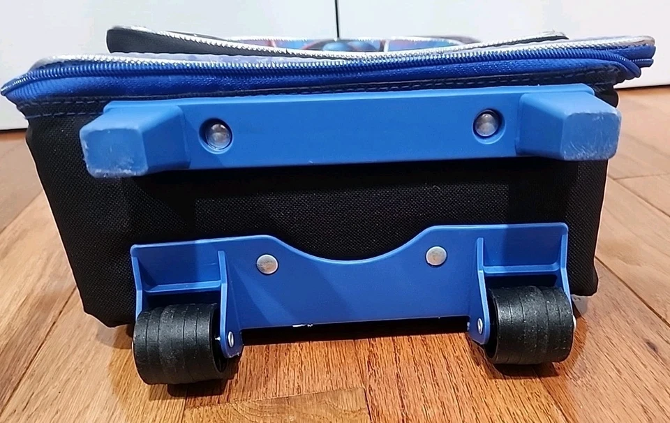 Marvel Heroes Kid’s Rolling Suitcase - Image 2 of 4