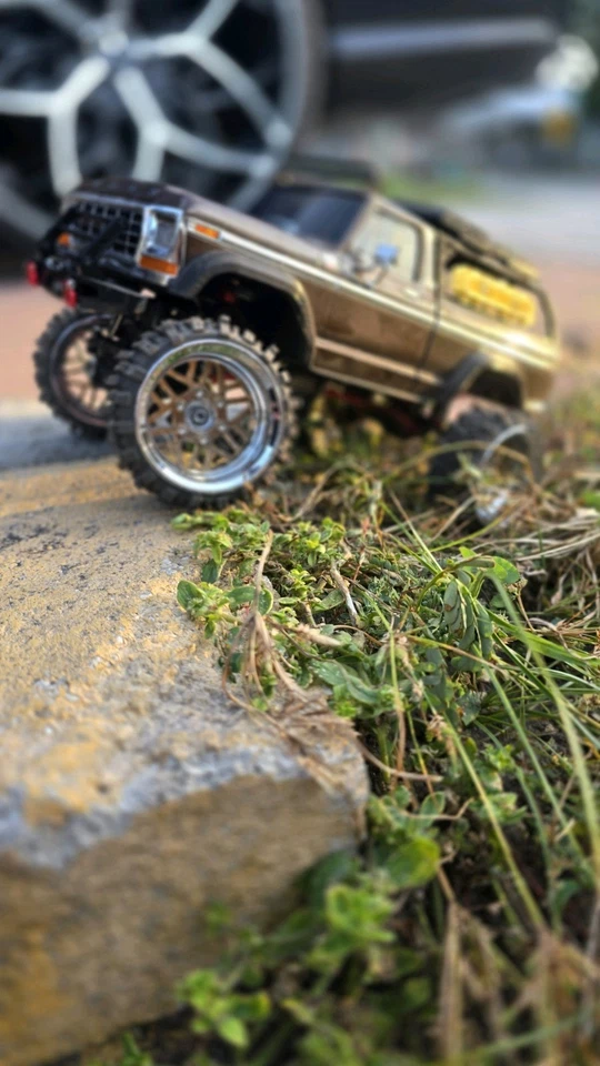 Llantas de plato profundo 1.9 con empuñaduras de barro de bajo perfil/Traxxs escala 1:18 escala 1:10 Foto 3 de 4