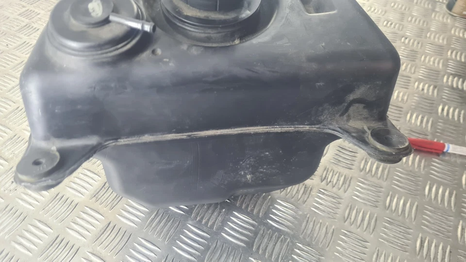 Honda Goldwing 1800 2012 Fuel Tank 17510MCAS400 - Photo 2/4