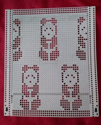 Eine handgestanzte Passap/Pfaff Lochkarte/Dekokarte für automatische Strickmaschinen 