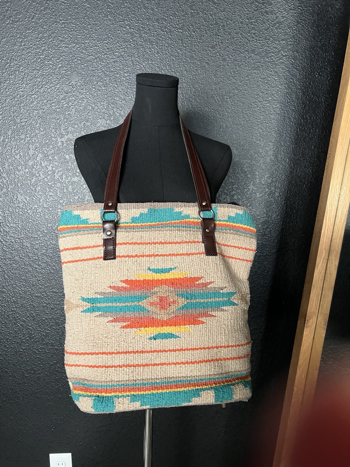 Native Design Shoulder Bag - image 4