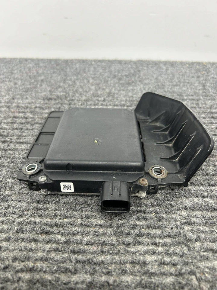 Sensor de monitor derecho radar punto ciego Toyota Camry 2014-2017 OEM (88162-06040) Foto 2 de 4