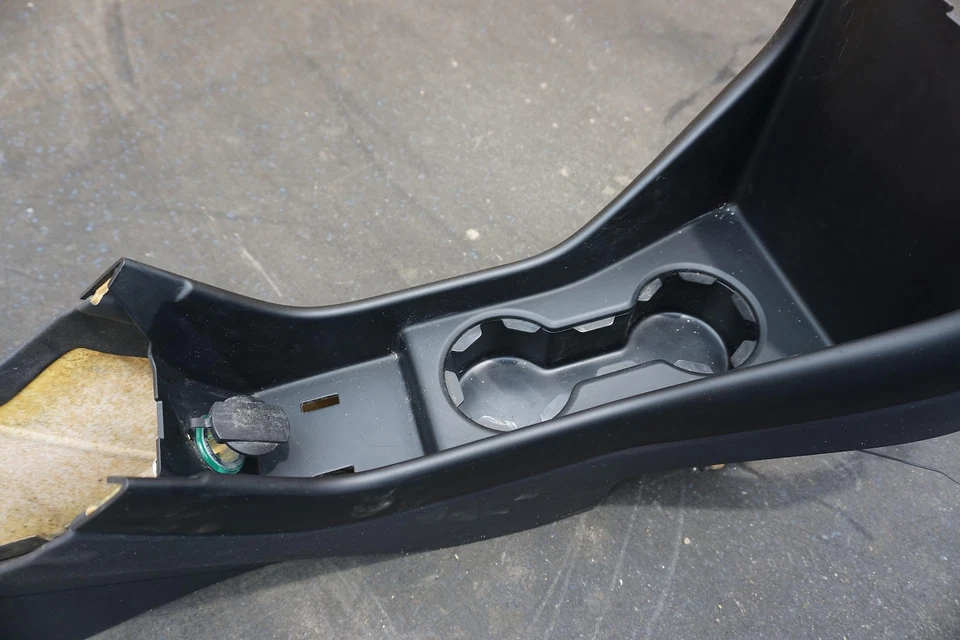 Conjunto portavasos consola negro 11N0427CP 11N0426CP McLaren 650S Spider 16 Foto 2 de 4