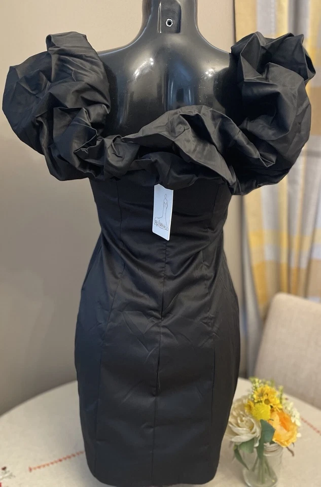 Black Bardot dress Size 8-10/Sexy On-Off Shoulder/Party,Glamour,Elegant,Formal. - Image 2 of 4