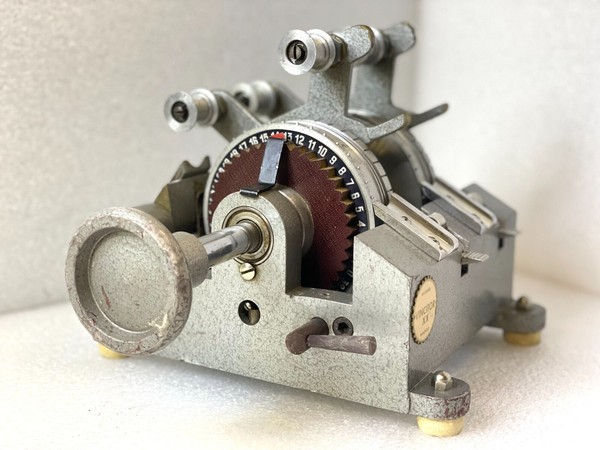 Film synchronizer 16 mm. 2 steps Film equipment for post production