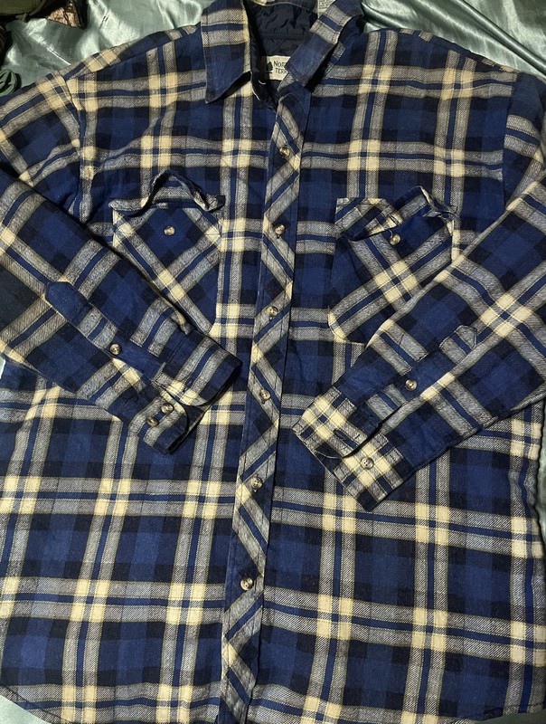 Men’s Flannel Size L