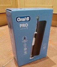 Oral-B Pro Series 1 Electric Toothbrush Black with Travel Case