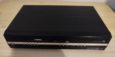 Combi TOSHIBA D-VR41 Magnetoscope HS DVD OK considéré HS pièce ou réparer - Photo 1/3