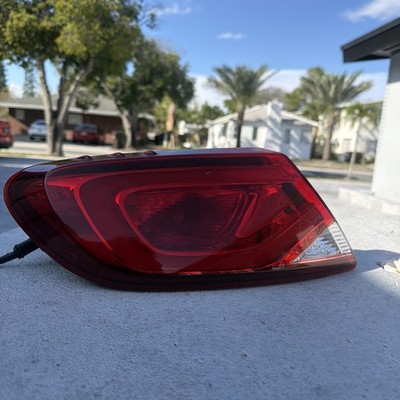 2015-2017 Chrysler 200 Tail Light Driver Left Side LED OEM