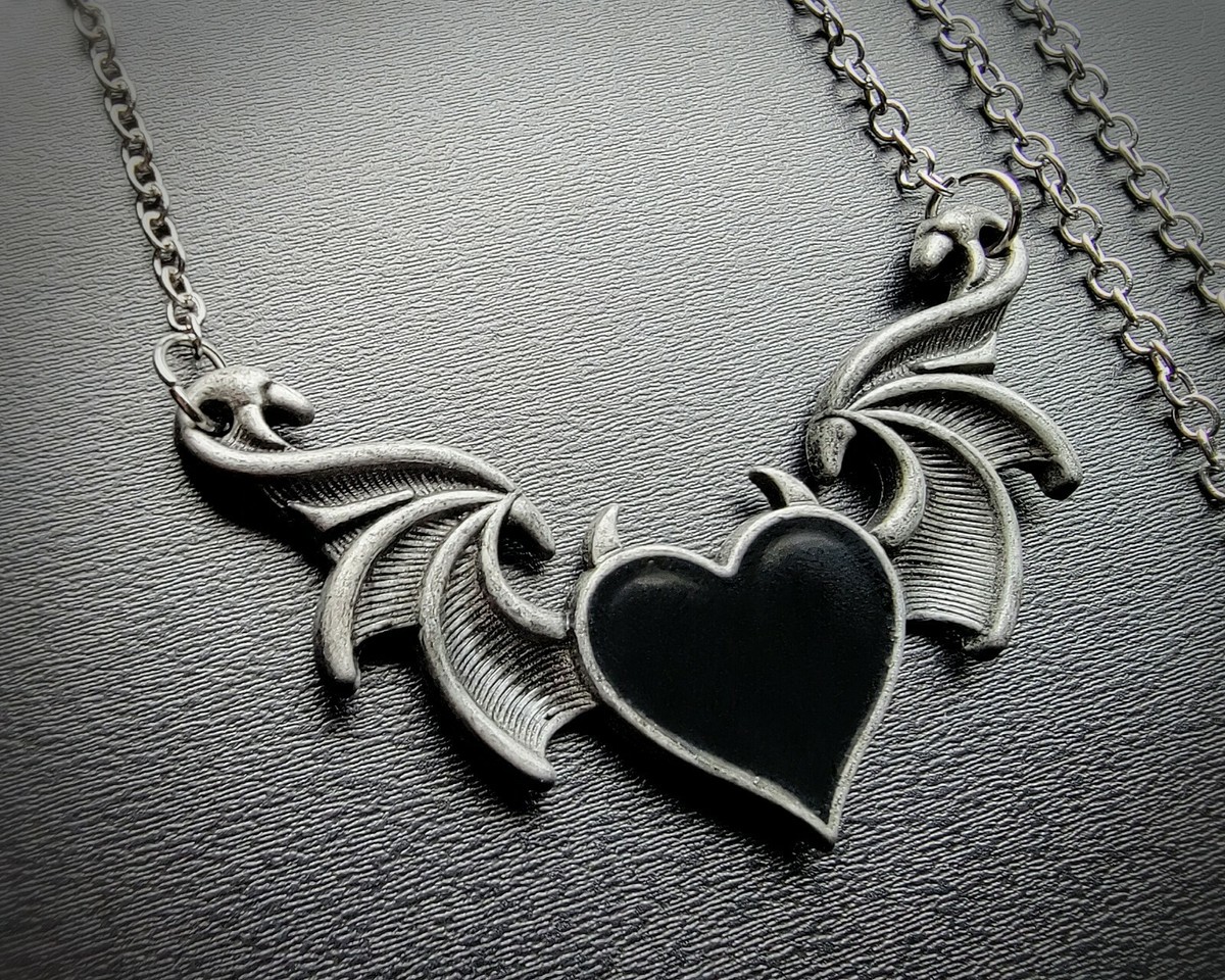 COLORFUL BLING Set Devil Wing Devil Heart Crown Chain COLORFUL BLING Set Devil Wing Devil Heart Crown Chain